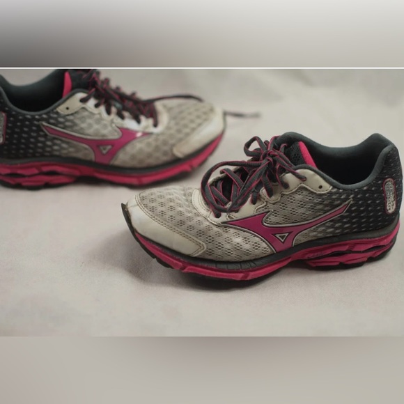 Mizuno Wave Rider 10 Running Shoes Women's size 6 Gray Purple FCL 0714 - Picture 1 of 5
